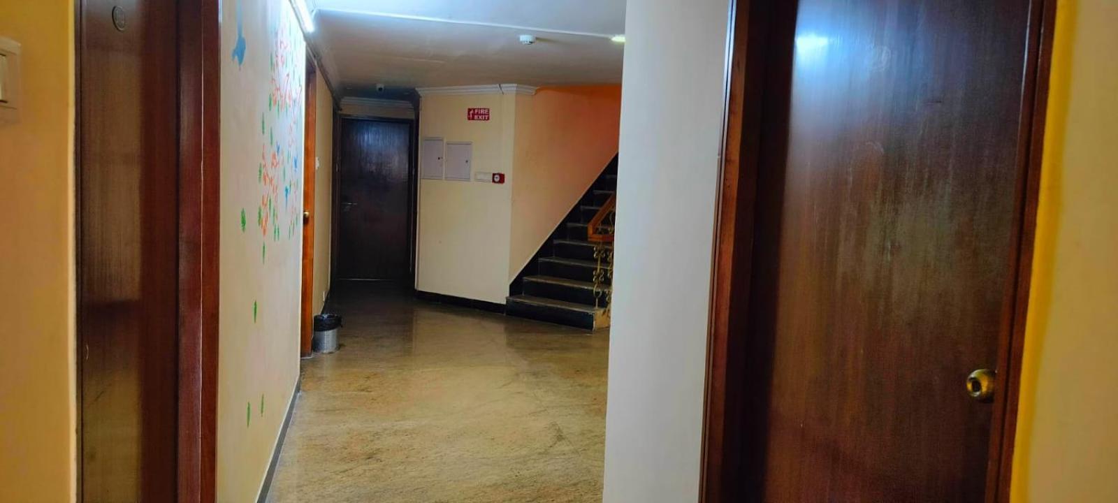 Hotel Manhattan Ченай Екстериор снимка